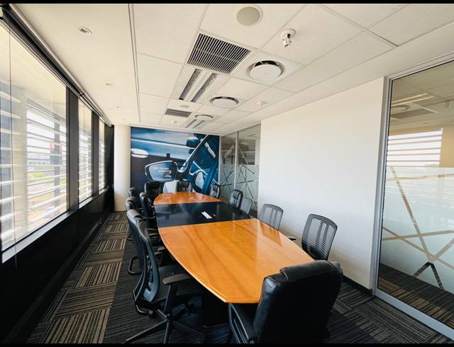 1,600M² OFFICE TO LET IN WATERFALL